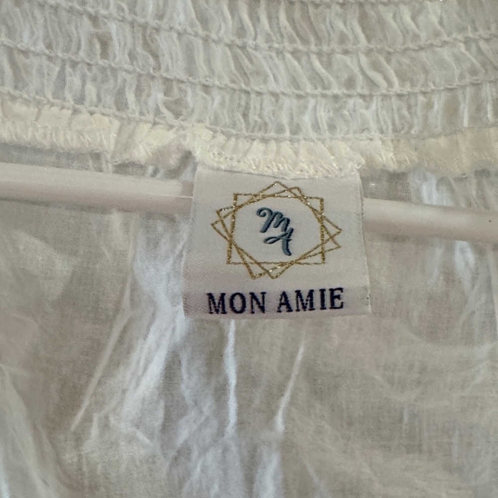 Chic White Eyelet Women's Blouse - Picture 2 of 9